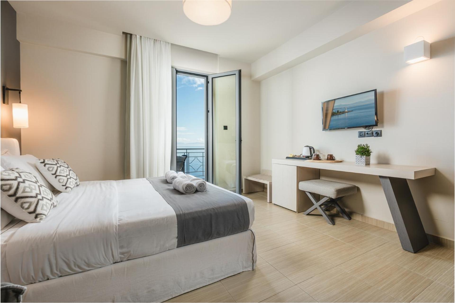 Infinity Hotel Gytheio 外观 照片
