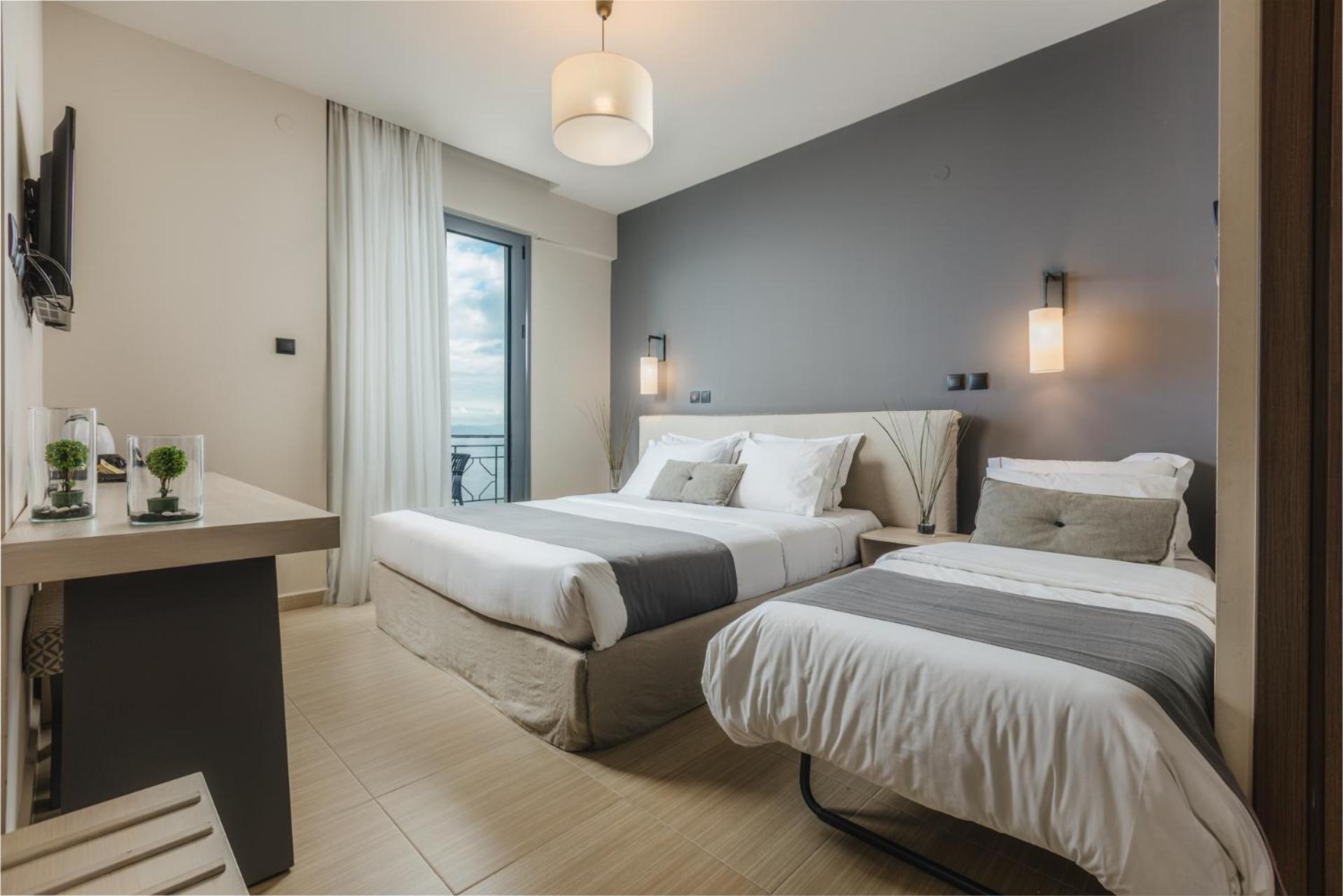 Infinity Hotel Gytheio 外观 照片
