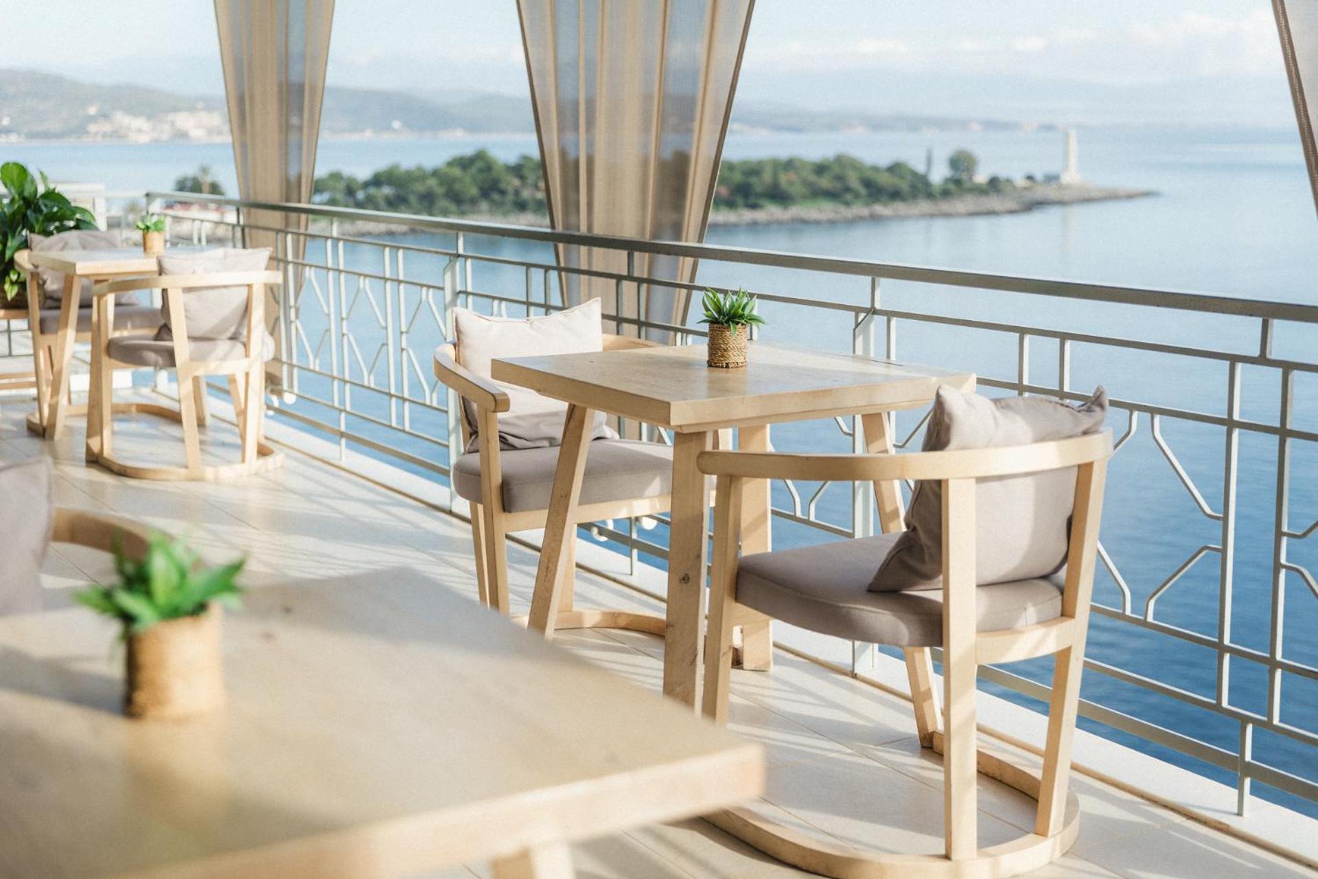 Infinity Hotel Gytheio 外观 照片