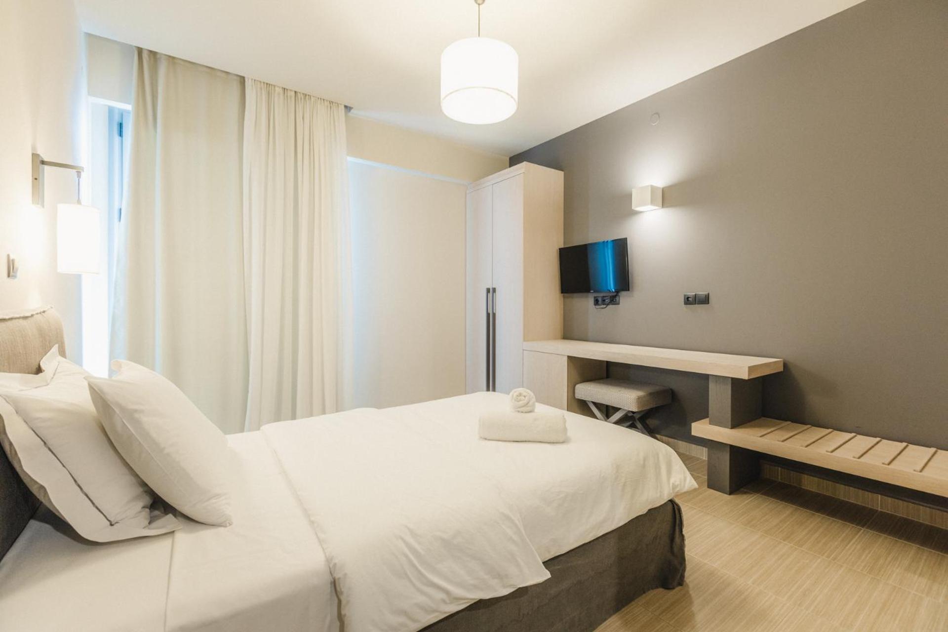 Infinity Hotel Gytheio 外观 照片